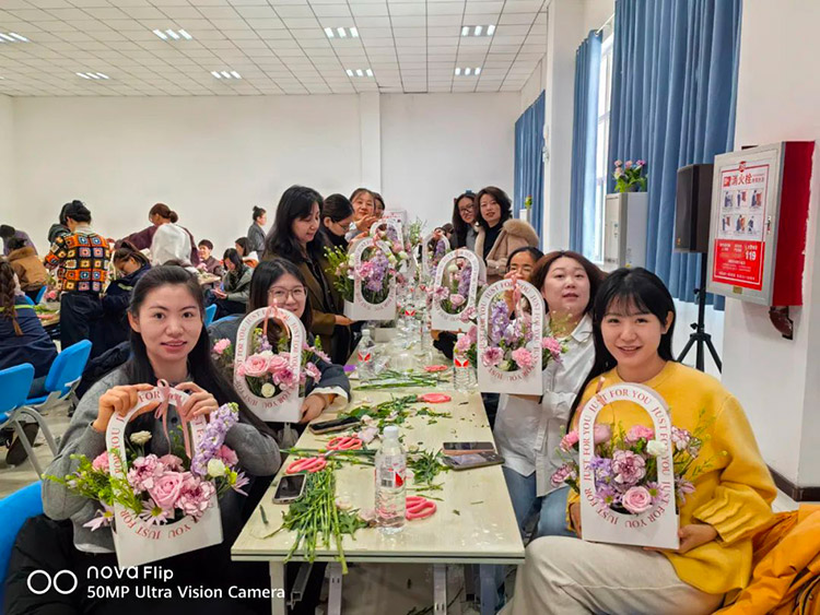 【Lewin乐玩官网】开展“指尖花艺 绽放魅力芳华”主题活动