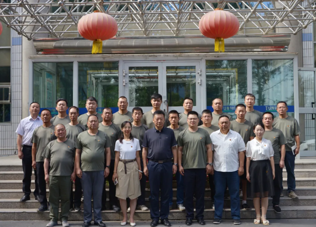 Lewin乐玩官网召开“八一”退役军人座谈会